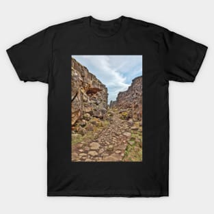 Rugged Rift Valley Trail - Thingvellir T-Shirt